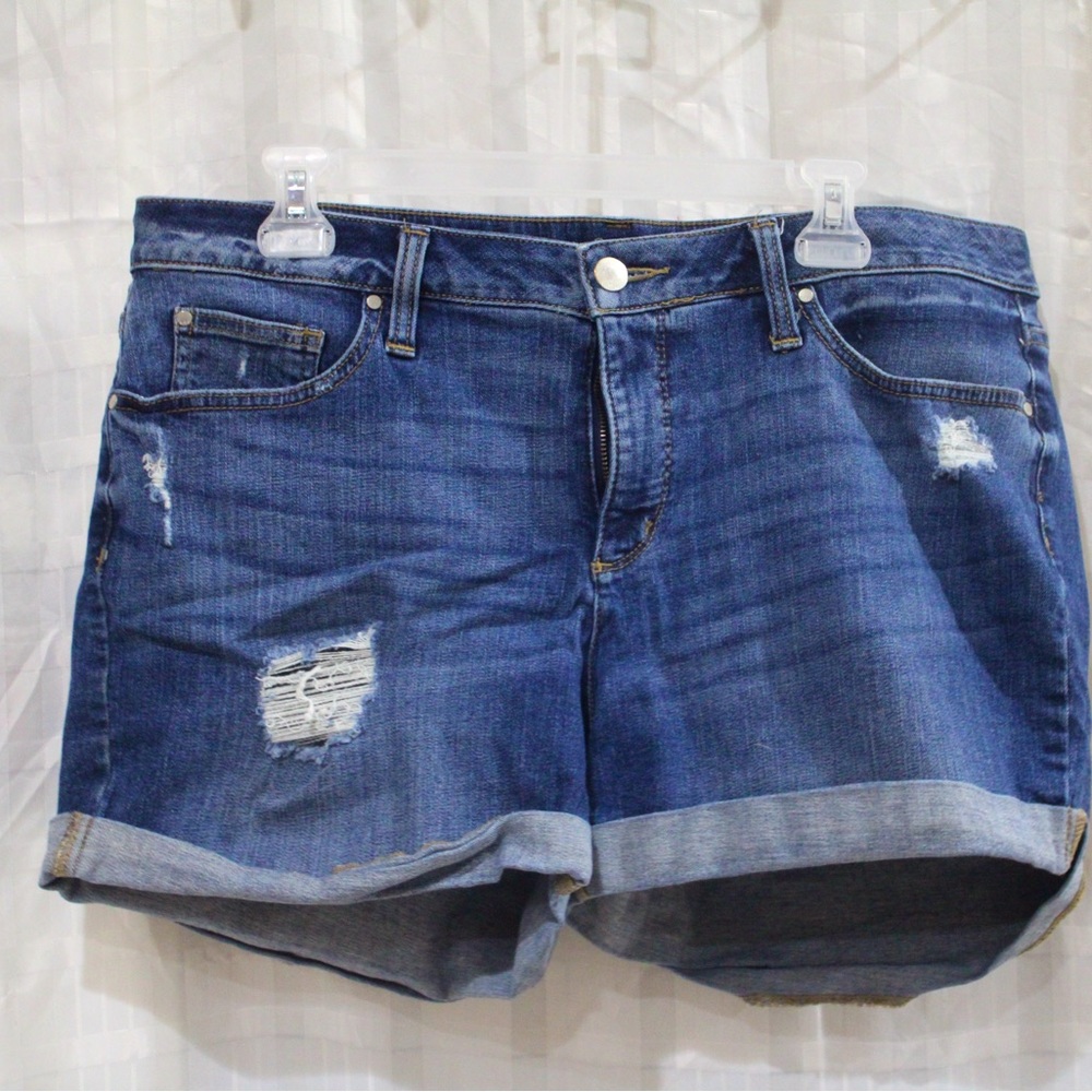 A.N.A. distressed women’s denim blue Jean shorts size 14